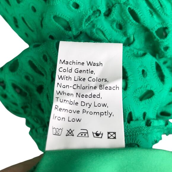 Pretty Garden Dress Womens Size M Green V-neck Short Sleeve Eyelet Daytime Party - Picture 7 of 8